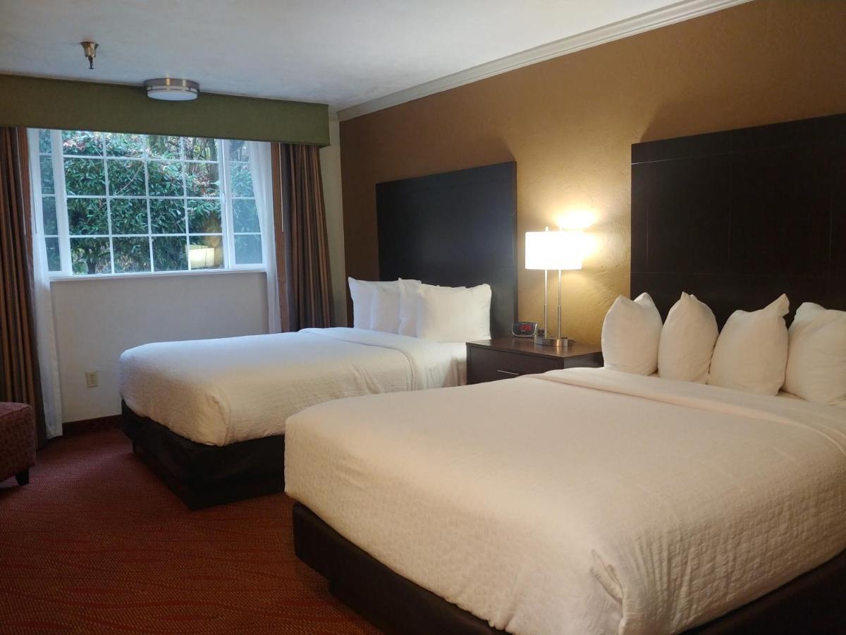Best Western Plus Parkway Inn Wilsonville Exterior photo