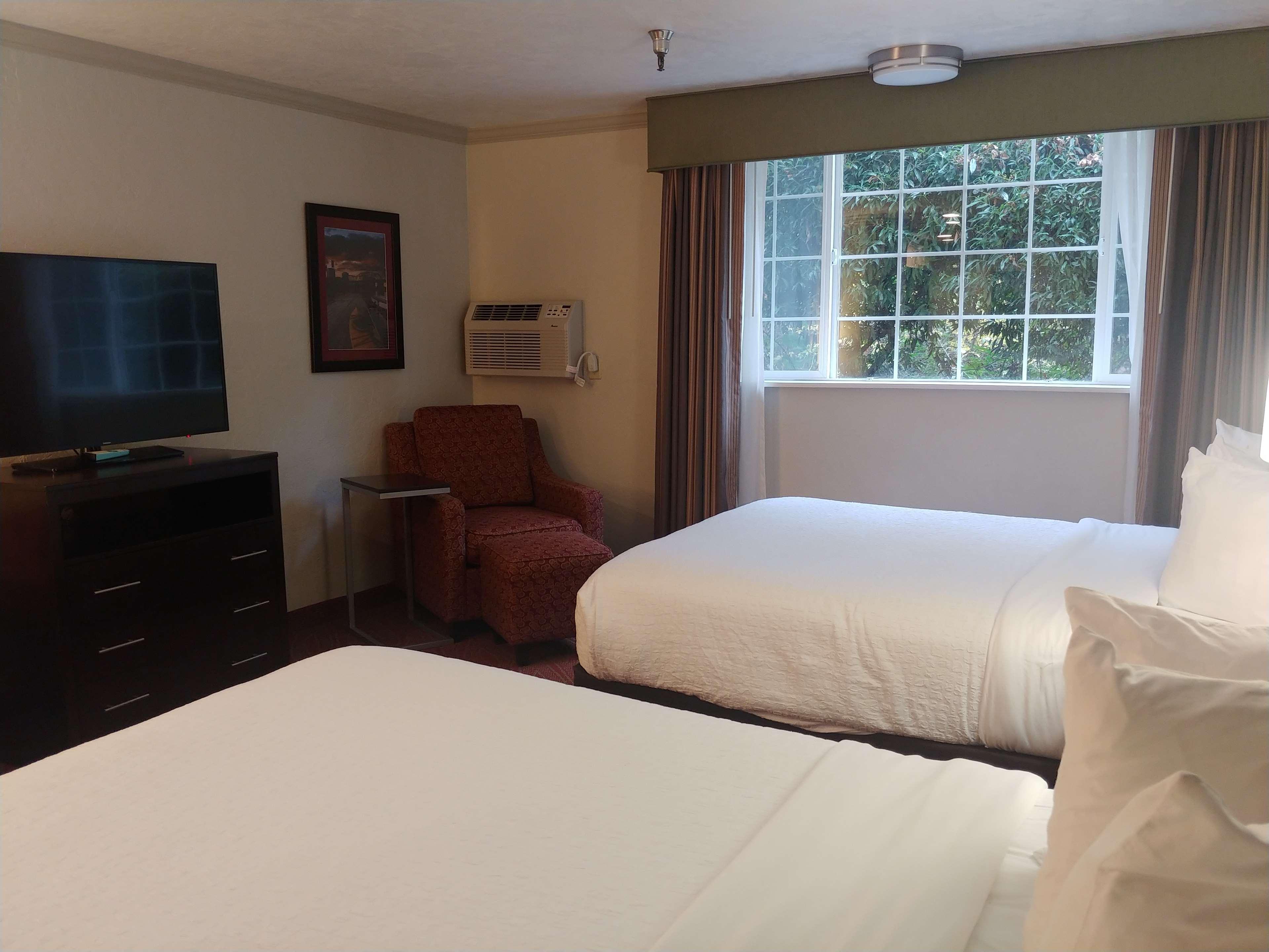 Best Western Plus Parkway Inn Wilsonville Exterior photo