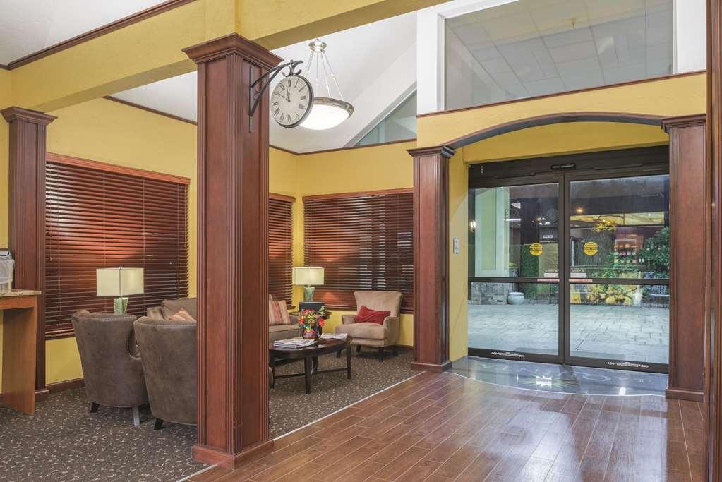 Best Western Plus Parkway Inn Wilsonville Exterior photo