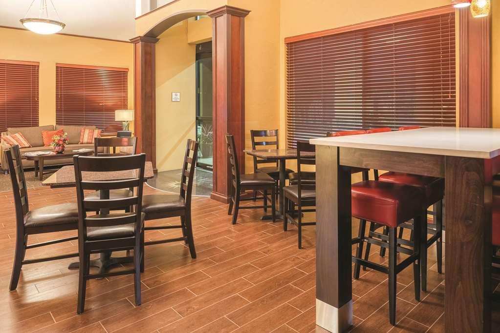 Best Western Plus Parkway Inn Wilsonville Exterior photo