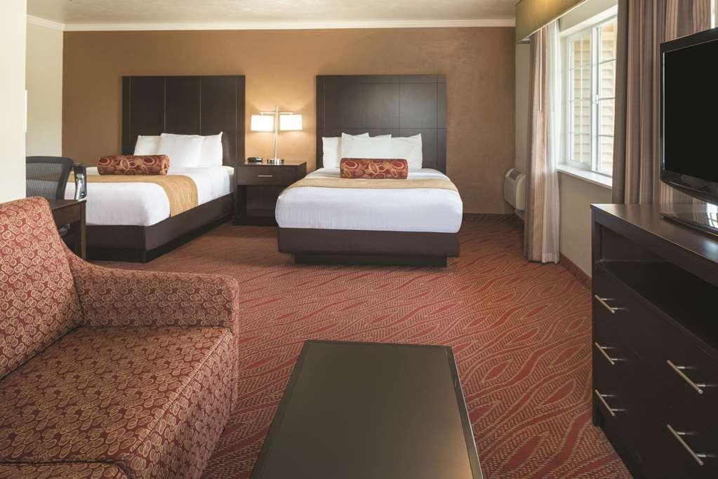 Best Western Plus Parkway Inn Wilsonville Exterior photo