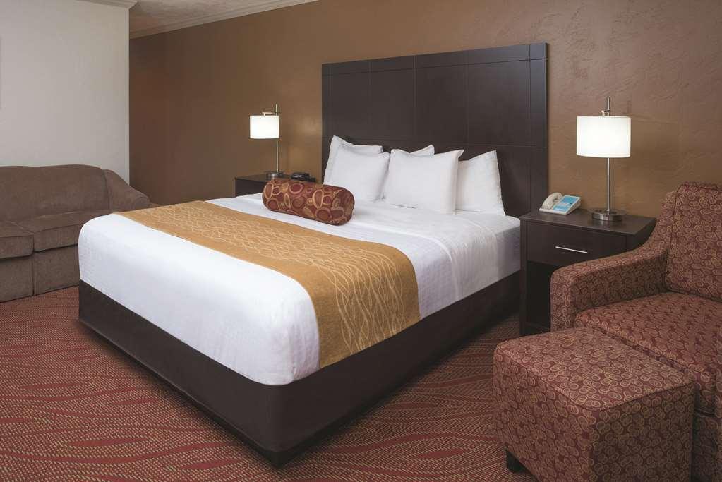 Best Western Plus Parkway Inn Wilsonville Exterior photo