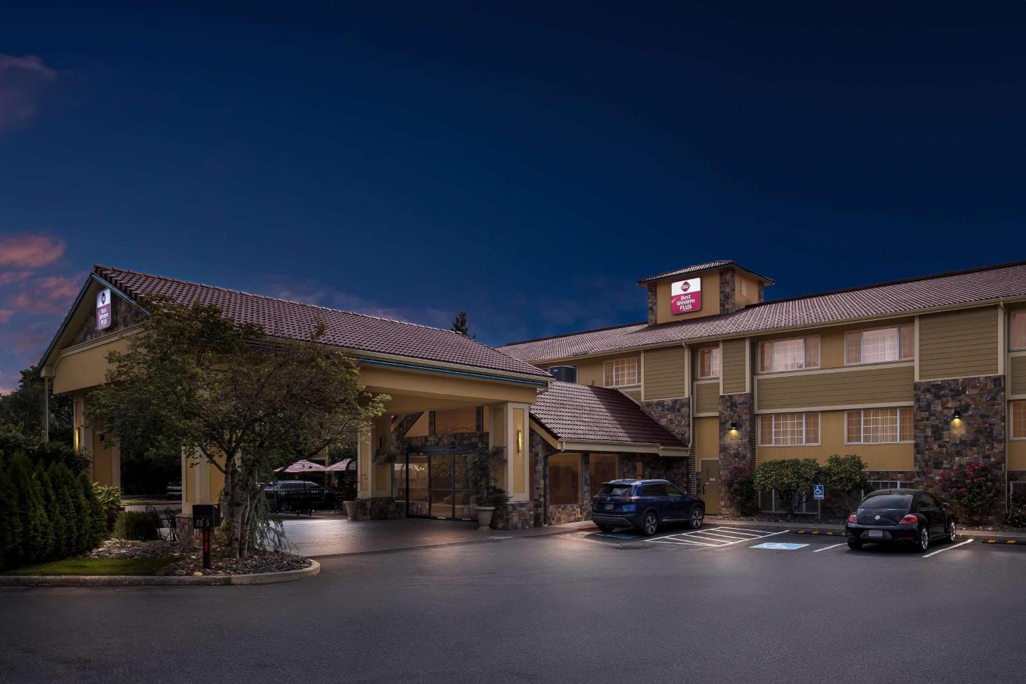 Best Western Plus Parkway Inn Wilsonville Exterior photo