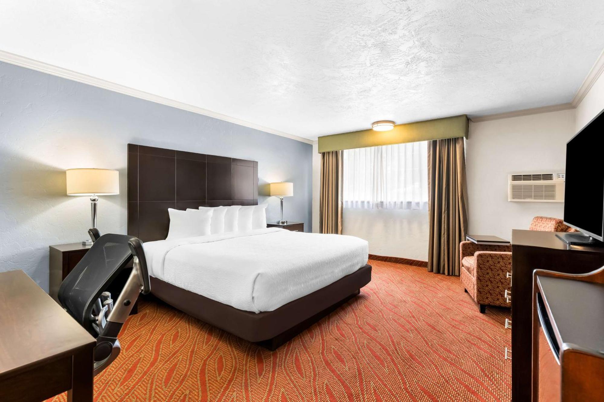 Best Western Plus Parkway Inn Wilsonville Exterior photo